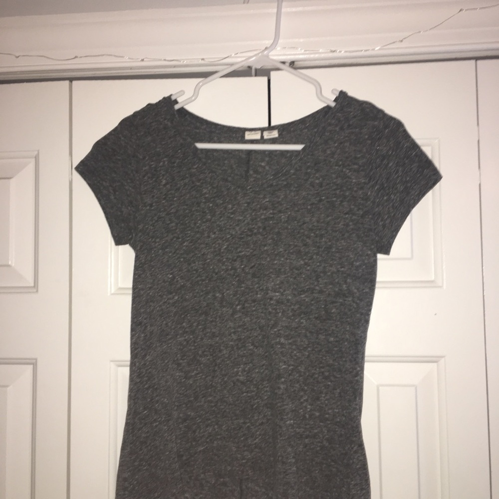grey short sleeve heathered shirt closet staple!